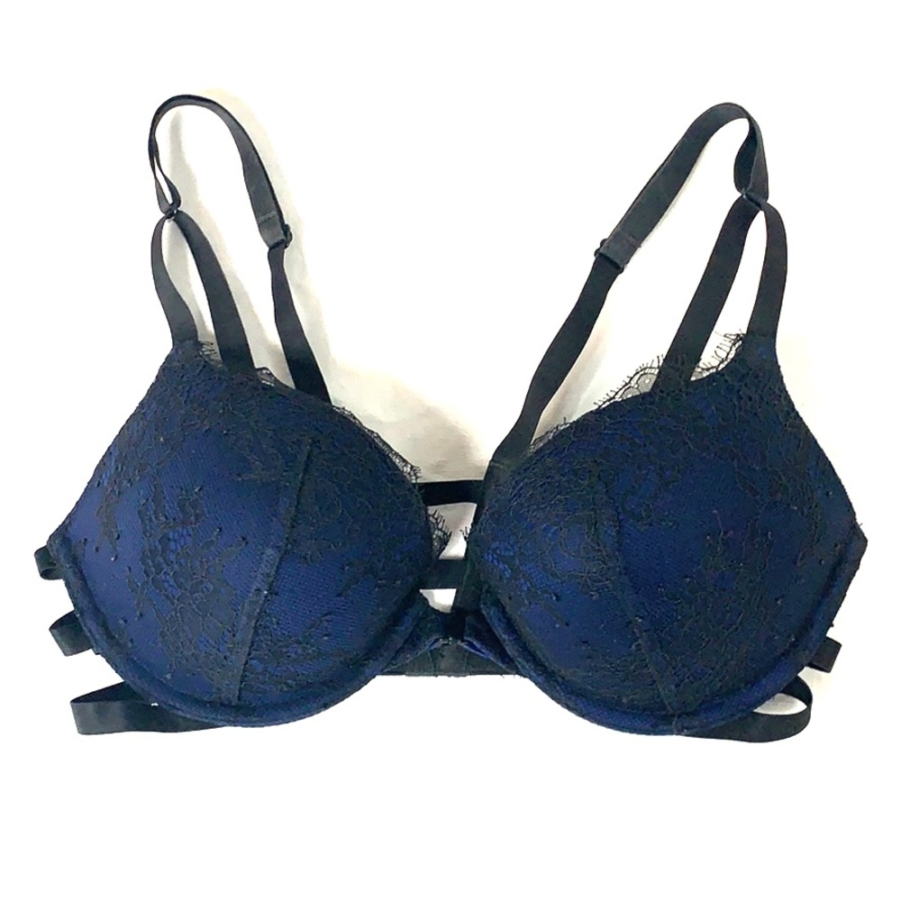 Victoria’s Secret front clasp push up bra